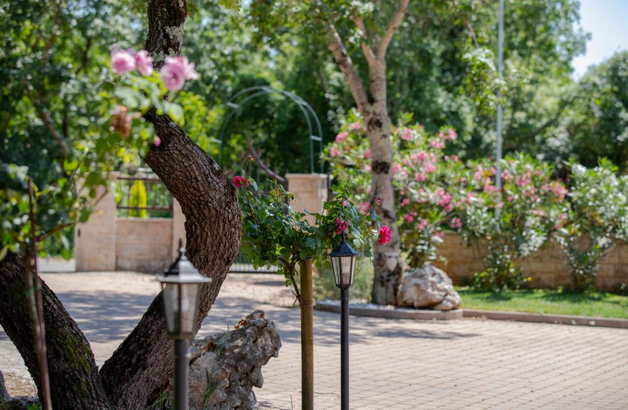 Hotel Natura Vilanija Kültér fotó