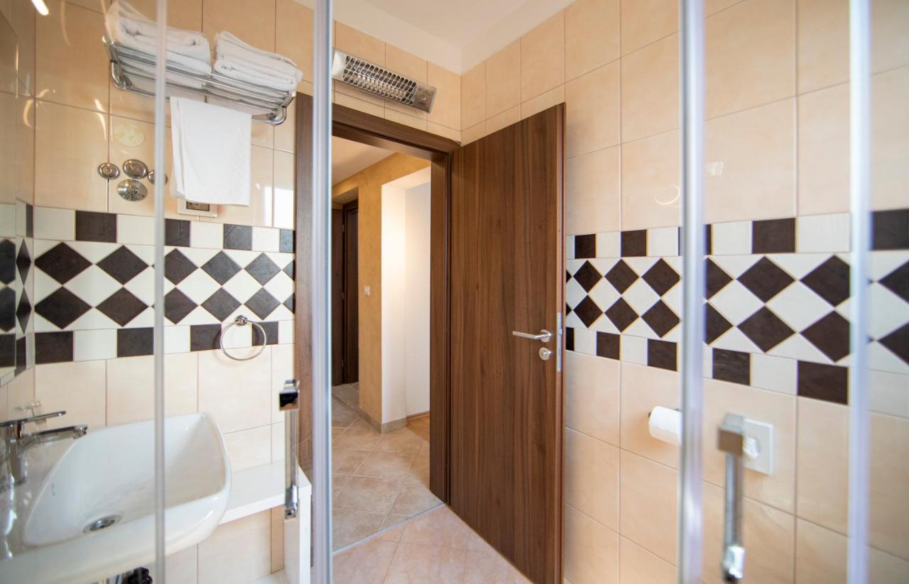 Hotel Natura Vilanija Kültér fotó