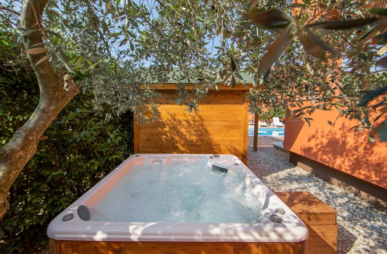 Hotel Natura Vilanija Kültér fotó
