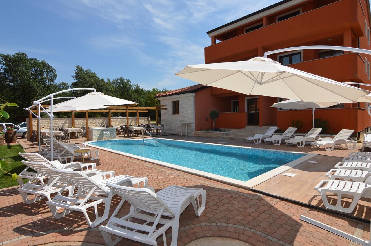 Hotel Natura Vilanija Kültér fotó