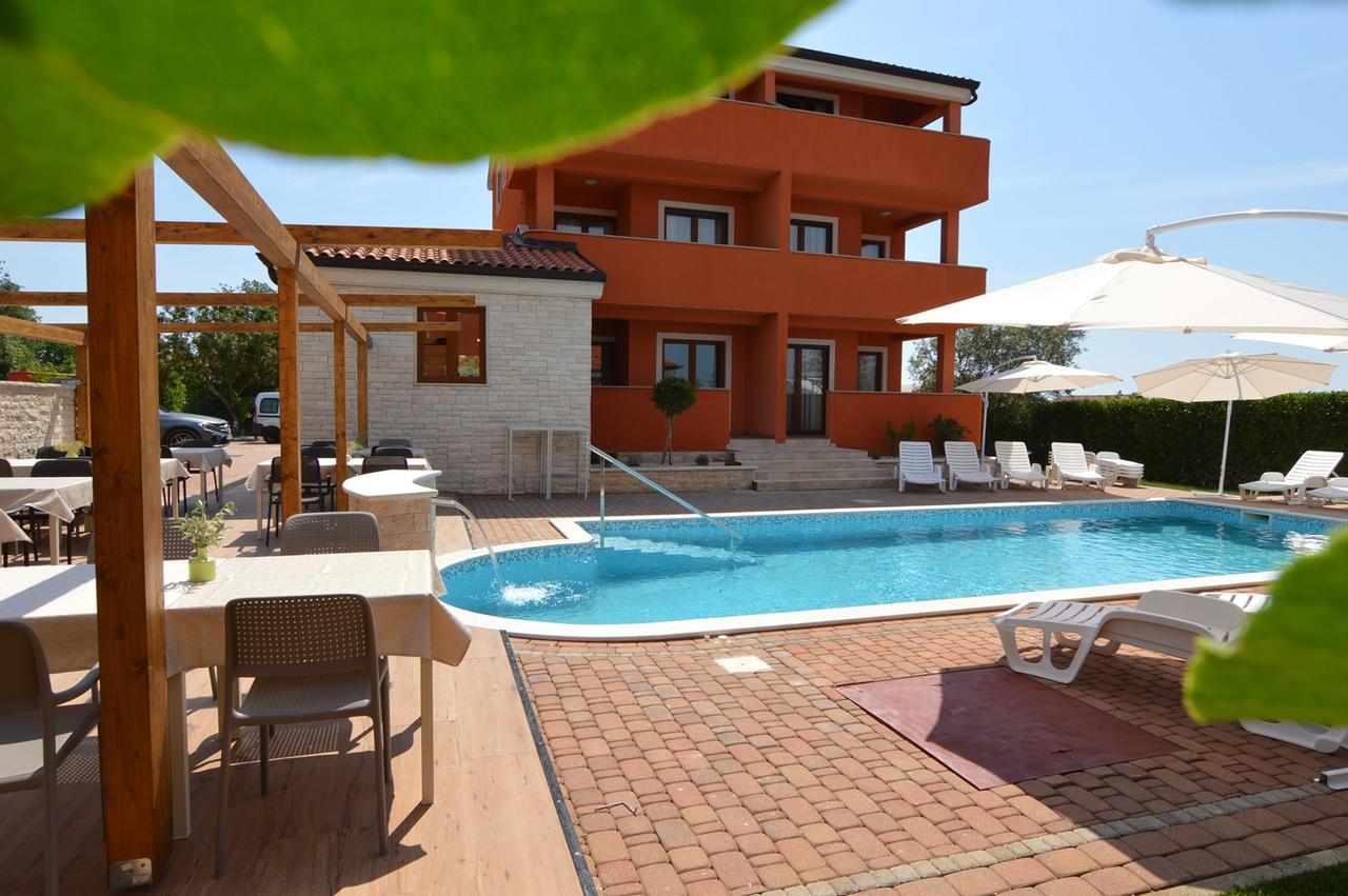Hotel Natura Vilanija Kültér fotó